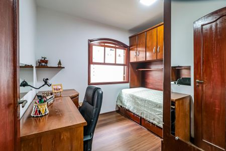 Casa à venda com 190m², 4 quartos e 2 vagas Casa à venda com 190m², 4 quartos e 2 vagasQuarto 1