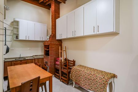 Casa à venda com 190m², 4 quartos e 2 vagas Casa à venda com 190m², 4 quartos e 2 vagasChurrasqueira