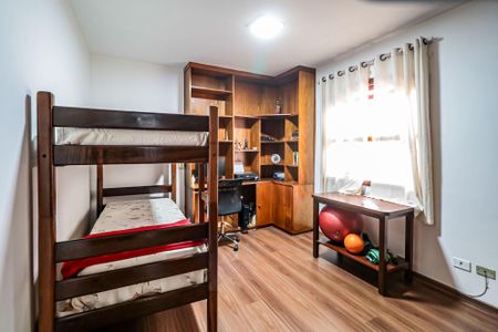 Casa à venda com 190m², 4 quartos e 2 vagas Casa à venda com 190m², 4 quartos e 2 vagasQuarto 2