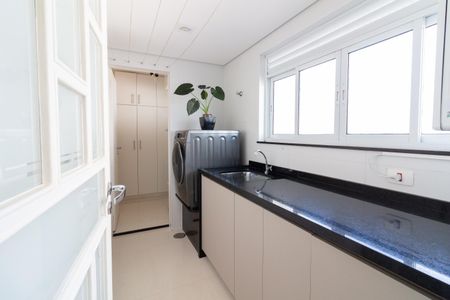 Apartamento à venda com 116m², 3 quartos e 2 vagas Apartamento à venda com 116m², 3 quartos e 2 vagasÁrea de Serviço