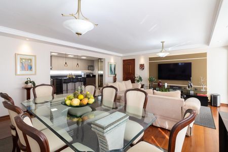 Apartamento à venda com 116m², 3 quartos e 2 vagas Apartamento à venda com 116m², 3 quartos e 2 vagasSala