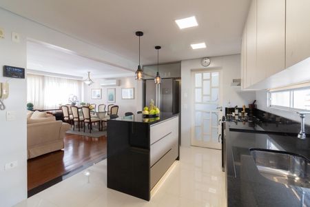 Apartamento à venda com 116m², 3 quartos e 2 vagas Apartamento à venda com 116m², 3 quartos e 2 vagasCozinha