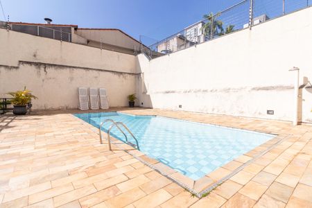 Apartamento à venda com 116m², 3 quartos e 2 vagas Apartamento à venda com 116m², 3 quartos e 2 vagasÁrea comum - Piscina