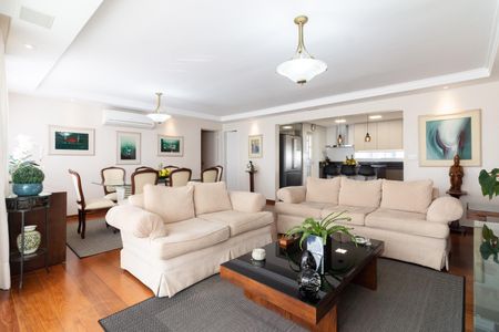 Apartamento à venda com 116m², 3 quartos e 2 vagas Apartamento à venda com 116m², 3 quartos e 2 vagasSala