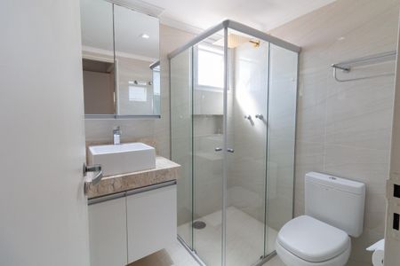 Apartamento à venda com 116m², 3 quartos e 2 vagas Apartamento à venda com 116m², 3 quartos e 2 vagasBanheiro da Suíte