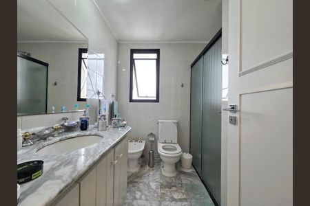 Apartamento à venda com 200m², 4 quartos e 3 vagas Apartamento à venda com 200m², 4 quartos e 3 vagasBanheiro da Suíte 3