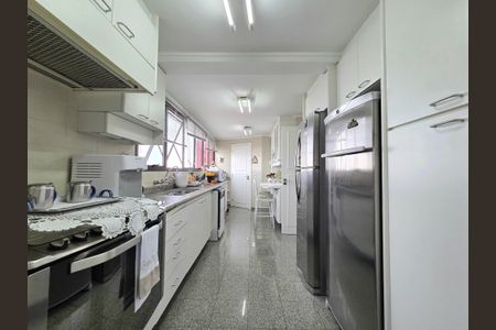 Apartamento à venda com 200m², 4 quartos e 3 vagas Apartamento à venda com 200m², 4 quartos e 3 vagasCozinha