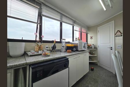 Apartamento à venda com 200m², 4 quartos e 3 vagas Apartamento à venda com 200m², 4 quartos e 3 vagasCozinha
