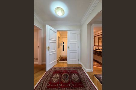 Apartamento à venda com 200m², 4 quartos e 3 vagas Apartamento à venda com 200m², 4 quartos e 3 vagasCorredor de entrada