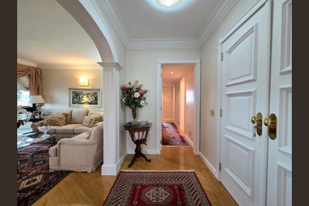 Apartamento à venda com 200m², 4 quartos e 3 vagas Apartamento à venda com 200m², 4 quartos e 3 vagasCorredor de entrada