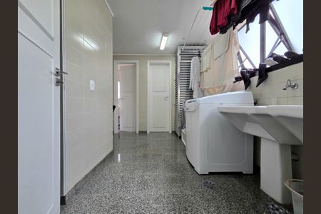 Apartamento à venda com 200m², 4 quartos e 3 vagas Apartamento à venda com 200m², 4 quartos e 3 vagasÁrea de Serviço