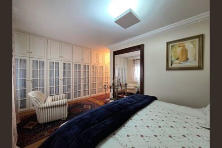 Apartamento à venda com 200m², 4 quartos e 3 vagas Apartamento à venda com 200m², 4 quartos e 3 vagasSuíte 4