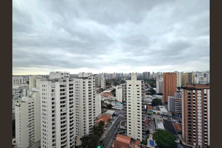 Apartamento à venda com 200m², 4 quartos e 3 vagas Apartamento à venda com 200m², 4 quartos e 3 vagasVista