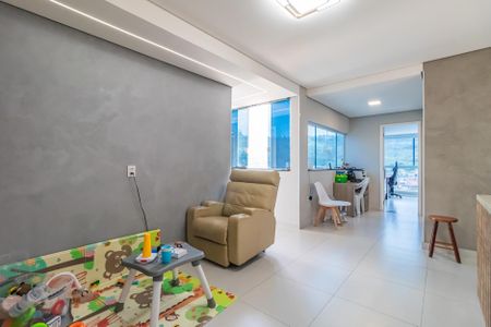 Sala de casa para alugar com 2 quartos, 80m² em Jardim Belval, Barueri