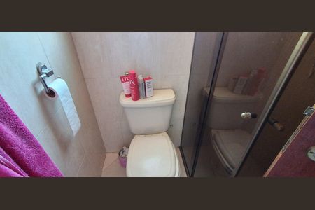 Casa à venda com 417m², 3 quartos e 6 vagas Casa à venda com 417m², 3 quartos e 6 vagasBanheiro Suíte 2