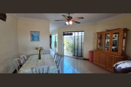 Casa à venda com 417m², 3 quartos e 6 vagas Casa à venda com 417m², 3 quartos e 6 vagasCopa