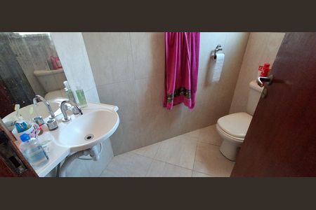 Casa à venda com 417m², 3 quartos e 6 vagas Casa à venda com 417m², 3 quartos e 6 vagasBanheiro Suíte 2