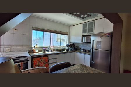 Casa à venda com 417m², 3 quartos e 6 vagas Casa à venda com 417m², 3 quartos e 6 vagasCozinha