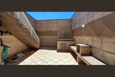 Casa à venda com 417m², 3 quartos e 6 vagas Casa à venda com 417m², 3 quartos e 6 vagasÁrea de Serviço