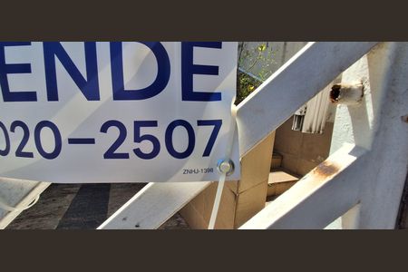 Casa à venda com 417m², 3 quartos e 6 vagas Casa à venda com 417m², 3 quartos e 6 vagasCódigo plaquinha ZNHJ-1398