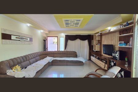 Casa à venda com 417m², 3 quartos e 6 vagas Casa à venda com 417m², 3 quartos e 6 vagasSala