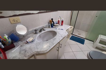 Casa à venda com 343m², 4 quartos e 6 vagas Casa à venda com 343m², 4 quartos e 6 vagasBanheiro Suíte 1