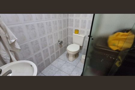 Casa à venda com 343m², 4 quartos e 6 vagas Casa à venda com 343m², 4 quartos e 6 vagasBanheiro de Serviço