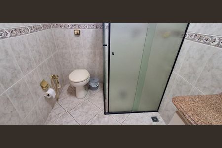 Casa à venda com 343m², 4 quartos e 6 vagas Casa à venda com 343m², 4 quartos e 6 vagasBanheiro Suíte 2