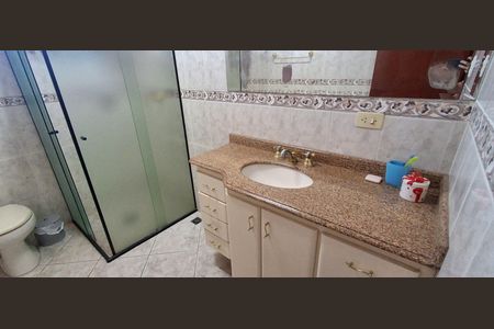 Casa à venda com 343m², 4 quartos e 6 vagas Casa à venda com 343m², 4 quartos e 6 vagasBanheiro Suíte 2