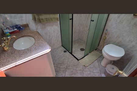 Casa à venda com 343m², 4 quartos e 6 vagas Casa à venda com 343m², 4 quartos e 6 vagasBanheiro Social