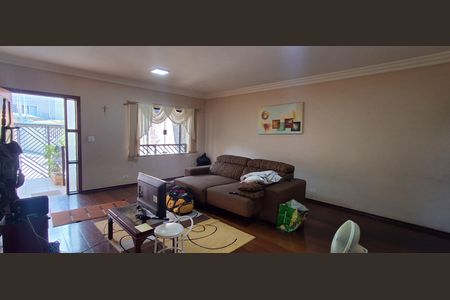 Casa à venda com 343m², 4 quartos e 6 vagas Casa à venda com 343m², 4 quartos e 6 vagasSala