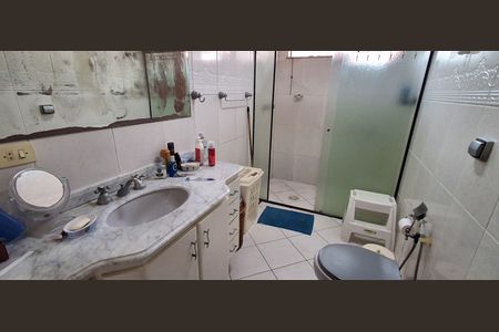 Casa à venda com 343m², 4 quartos e 6 vagas Casa à venda com 343m², 4 quartos e 6 vagasBanheiro Suíte 1