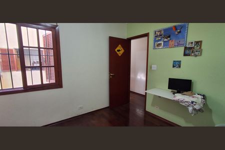 Casa à venda com 343m², 4 quartos e 6 vagas Casa à venda com 343m², 4 quartos e 6 vagasQuarto 2