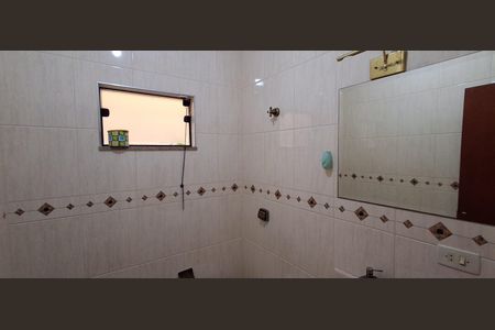 Casa à venda com 343m², 4 quartos e 6 vagas Casa à venda com 343m², 4 quartos e 6 vagasBanheiro Social 2