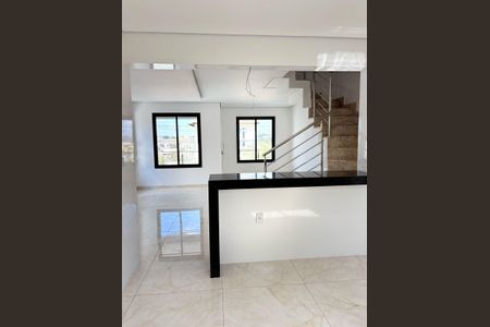 Casa à venda com 3 quartos, 170m² em Morro do Confisco, Contagem