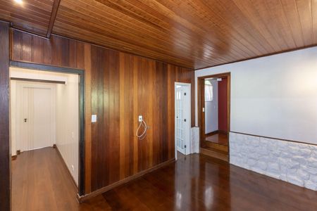 Sala de TV de casa de condomínio para alugar com 4 quartos, 1200m² em Vila Del Rey, Nova Lima