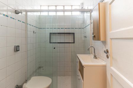 Banheiro de kitnet/studio para alugar com 1 quarto, 31m² em Higienópolis, São Paulo