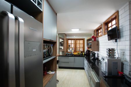 Casa à venda com 402m², 3 quartos e 5 vagas Casa à venda com 402m², 3 quartos e 5 vagasCozinha