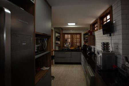 Casa à venda com 402m², 3 quartos e 5 vagas Casa à venda com 402m², 3 quartos e 5 vagasCozinha