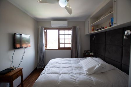 Casa à venda com 402m², 3 quartos e 5 vagas Casa à venda com 402m², 3 quartos e 5 vagasSuíte