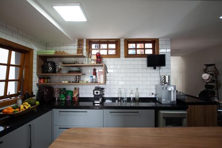 Casa à venda com 402m², 3 quartos e 5 vagas Casa à venda com 402m², 3 quartos e 5 vagasCozinha