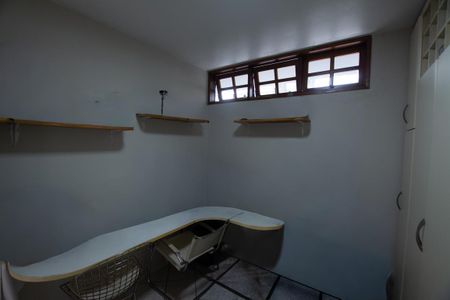 Casa à venda com 402m², 3 quartos e 5 vagas Casa à venda com 402m², 3 quartos e 5 vagasQuarto de serviço