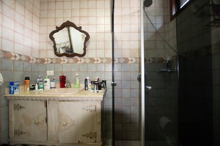 Casa à venda com 402m², 3 quartos e 5 vagas Casa à venda com 402m², 3 quartos e 5 vagasBanheiro da suíte