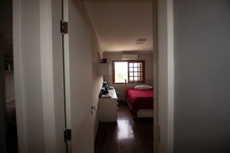 Casa à venda com 402m², 3 quartos e 5 vagas Casa à venda com 402m², 3 quartos e 5 vagasQuarto
