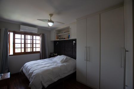 Casa à venda com 402m², 3 quartos e 5 vagas Casa à venda com 402m², 3 quartos e 5 vagasSuíte