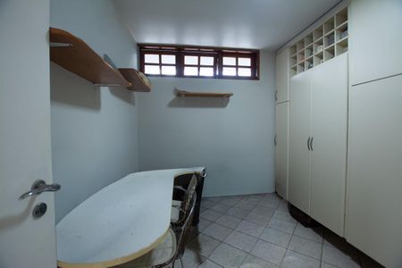 Casa à venda com 402m², 3 quartos e 5 vagas Casa à venda com 402m², 3 quartos e 5 vagasQuarto de serviço