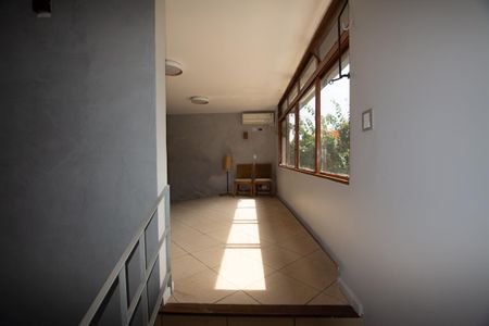 Casa à venda com 402m², 3 quartos e 5 vagas Casa à venda com 402m², 3 quartos e 5 vagasEdícula