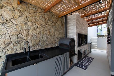 Casa à venda com 402m², 3 quartos e 5 vagas Casa à venda com 402m², 3 quartos e 5 vagasÁrea comum