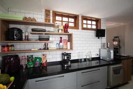 Casa à venda com 402m², 3 quartos e 5 vagas Casa à venda com 402m², 3 quartos e 5 vagasCozinha