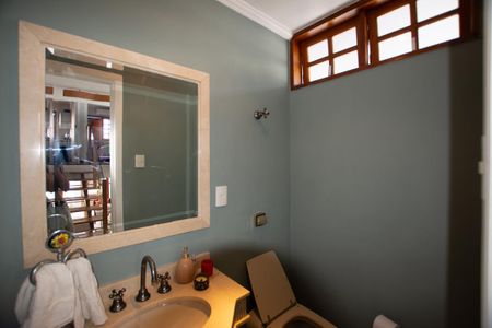 Casa à venda com 402m², 3 quartos e 5 vagas Casa à venda com 402m², 3 quartos e 5 vagasLavabo